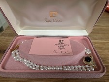 Elegant vintage designer