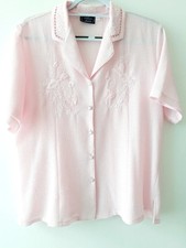 Adam Collection pale pink embroidered blouse size 18 short sleeve