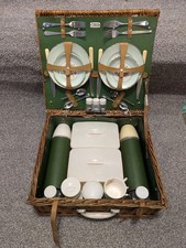 Sirram Vintage Picnic With 2 Thermos Flasks And Extras Basket Set