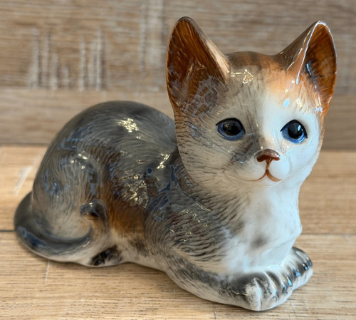 Vintage ceramic cat figurine - ceramic,