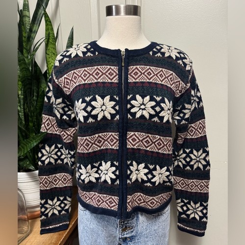 Vintage nordic snowflake