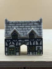 WADE COACH HOUSE GARAGE (RARE)