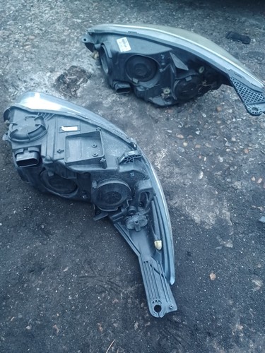 Pair headlights left - left, and