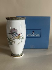 wedgewood hummingbird vase