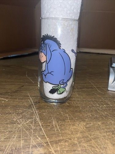 Disney winnie pooh drinking - 1,