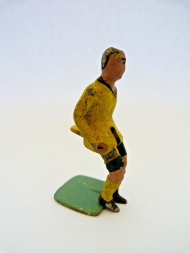 Hollow lead soldier - hollow, football