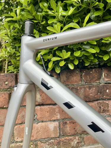 Vitus zenium carbon road - vitus,