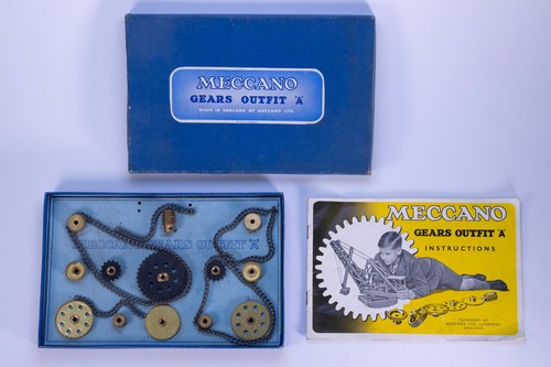 Meccano gears outfit - gears, a