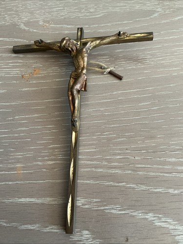Crucifix antique brass - 6, in.