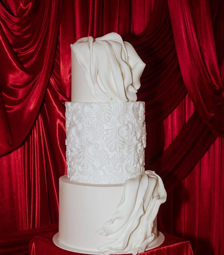 Baroque tier cake - cake, separator