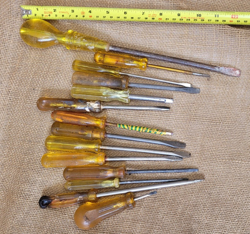 Screwdrivers yellow handled - yellow,