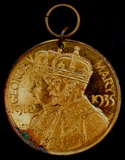 GEORGE V & QUEEN MARY 1935 SILVER JUBILEE COMMEMORATIVE MEDAL, WHITSTABLE     X4