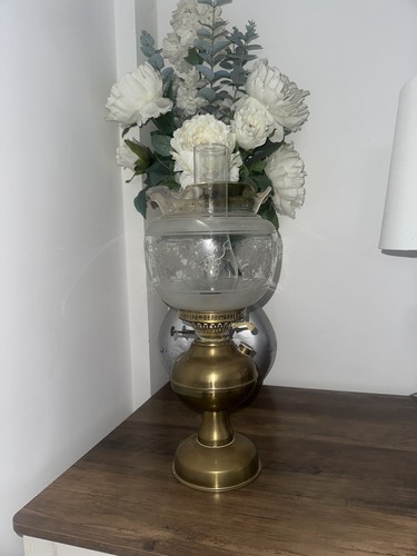 Brass oil lamp - , chimney