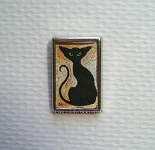 Oriental cat art lapel pin