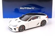 1:18 AUTOart Lexus LFA 2010 Whitest White/ Carbon Black Roof 78851