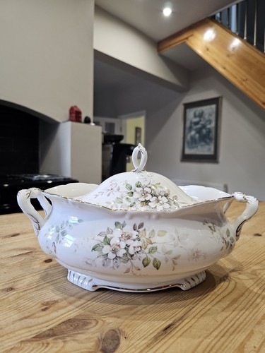 Royal albert lidded tureen - albert,