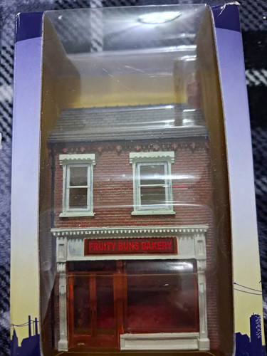 Bachmann low relief - bachmann, bakery