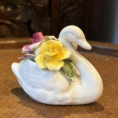 Vintage radnor bone china swan - radnor,