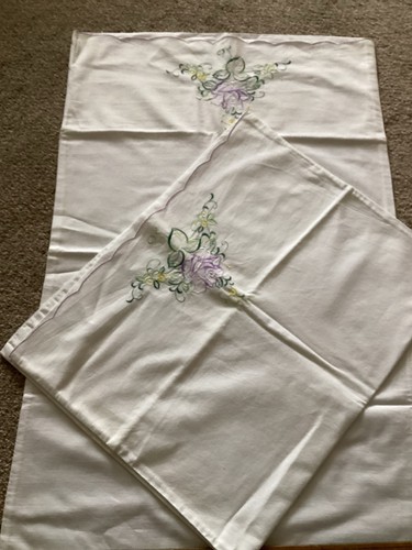 Pair vintage white - of,