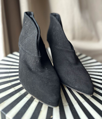 Boden black suede pointed toe - suede,
