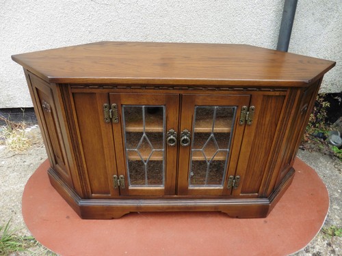 Old charm carved oak corner - old, tv