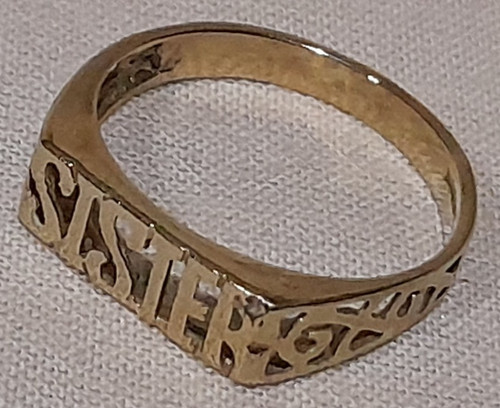 9ct yellow gold sister ring - *9ct,