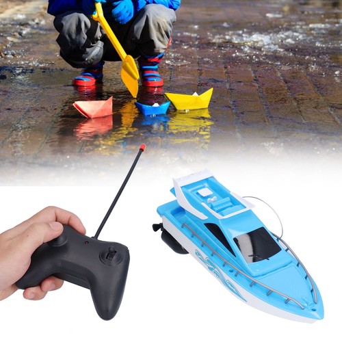 High speed racing boat kids - —high,