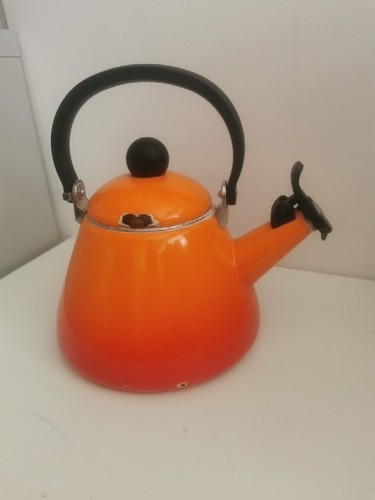 Creuset stove top kettle - le,
