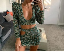 ku spendlove set fit 6-8. Brand new can be worn both ways like model 