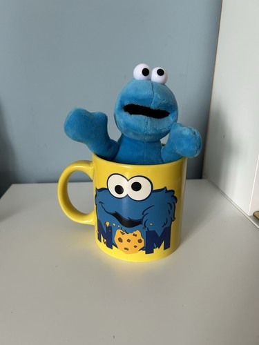 Sesame street cookie monster - street,
