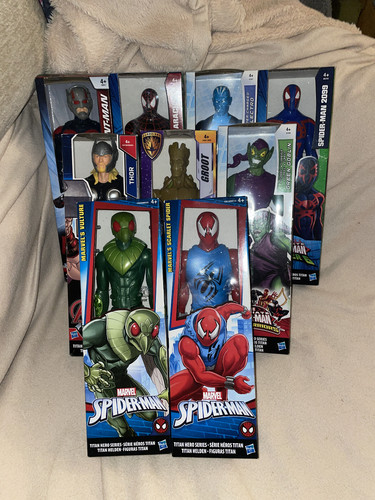 Marvel hasbro titan - , hero
