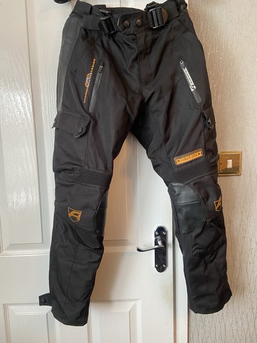 Akito desert pants size medium - akito,