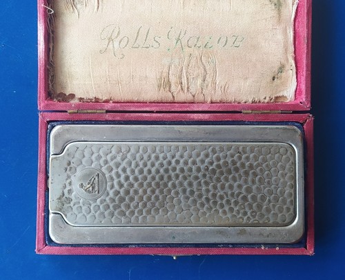 Antique rolls razor - ,
