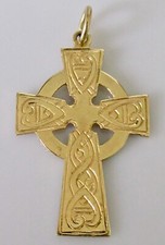 9ct Gold Pendant - 9ct Yellow Gold Flat Celtic Cross Pendant (2.3g)