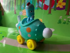 In The Night Garden Iggle Piggle in Pinky Ponk Press and Go Vehicle Toy Figure