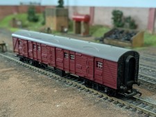 Tri-ang R.227 BR Utility Van in BR Maroon