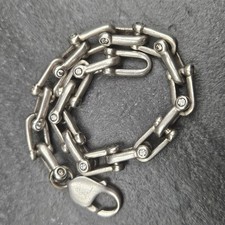 Chunky Horseshoe Hardware