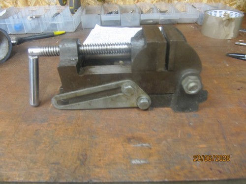 Tilting vise - tilting,