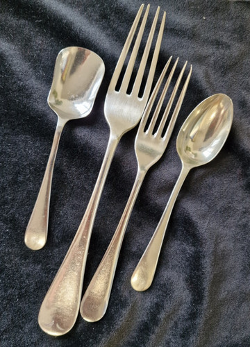 Bundle old forks and - old, spoons