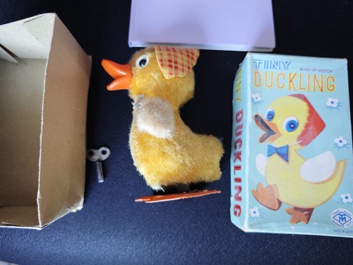 Vintage wind tiny duckling - vintage, wind-up