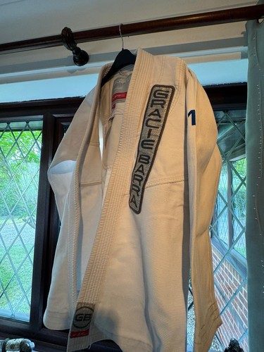 Official gracie barra and - gracie,