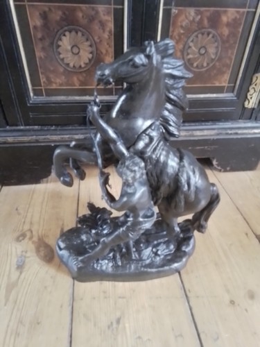 Metal sculpture cheval de - metal,