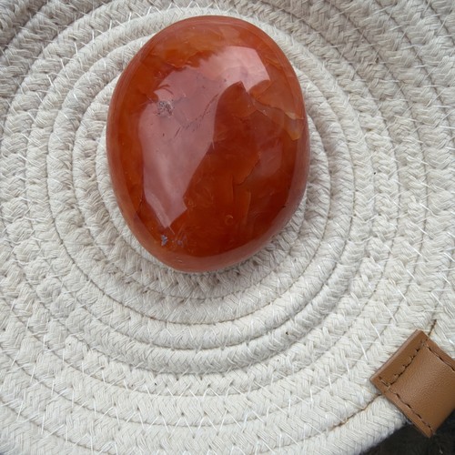 Carnelian crystal palm stone - carnelian, palm-stone
