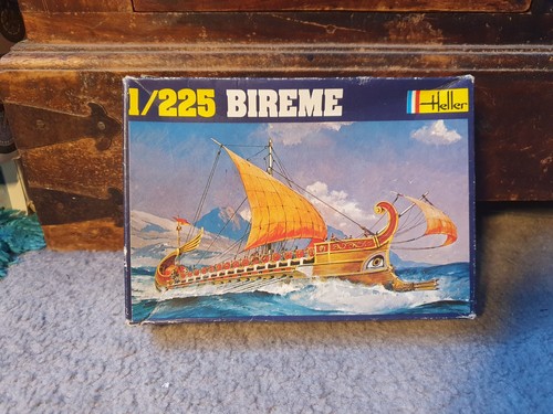 057 heller 225 bireme model - 1:225,