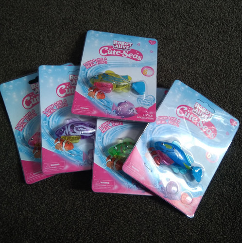 Pieces robo fish swimming - robo,