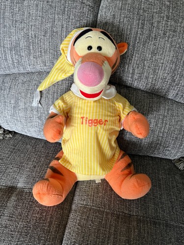 Disney tigger wearing yellow - disney,