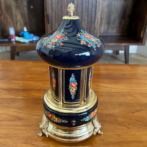 Italian swiss reuge carousel - italian,