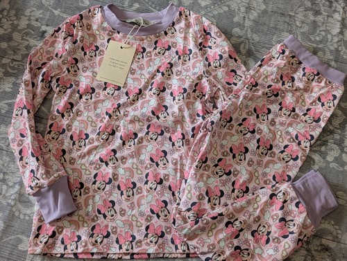Dolly wears minnie mouse - wears,