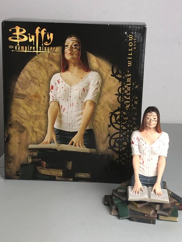 Diamond select buffy - select, the