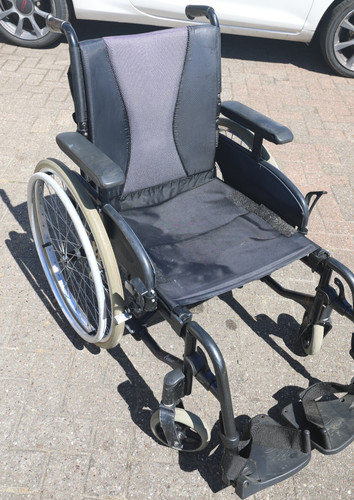 Foldable adult wheelchair - foldable,